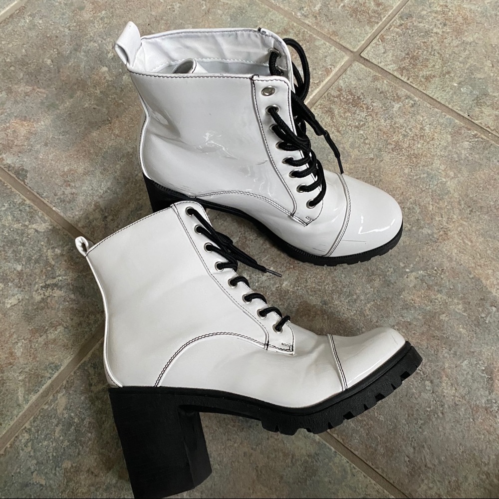 Rue 21 black and white sneaker ankle bootie heals